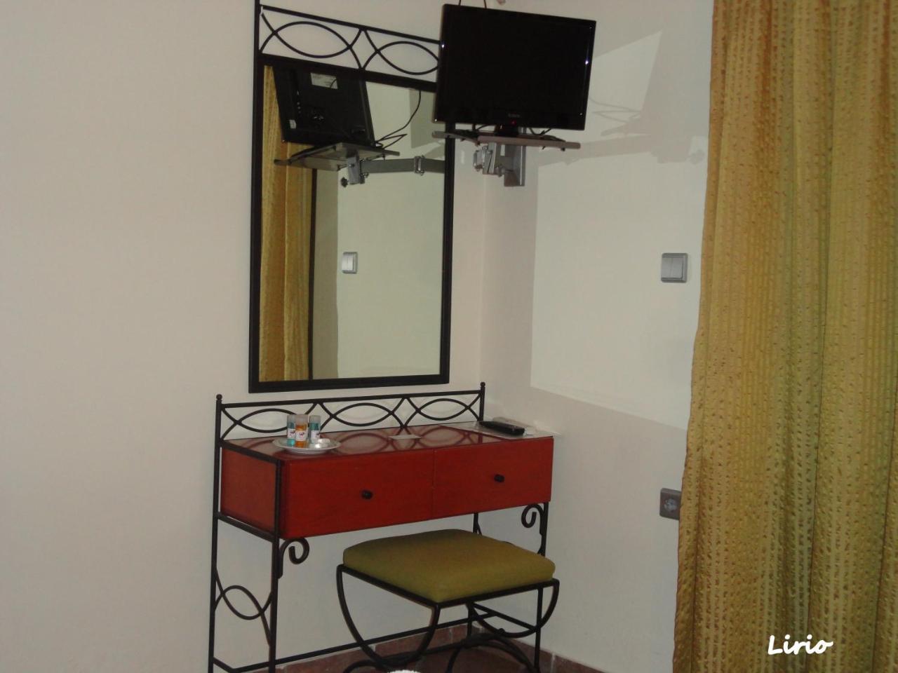 Lirio Guest House Makrakómi Kültér fotó