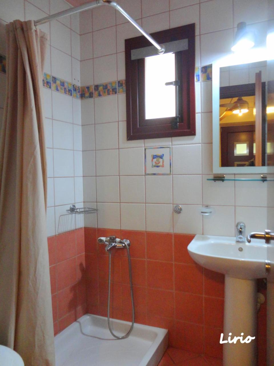 Lirio Guest House Makrakómi Kültér fotó